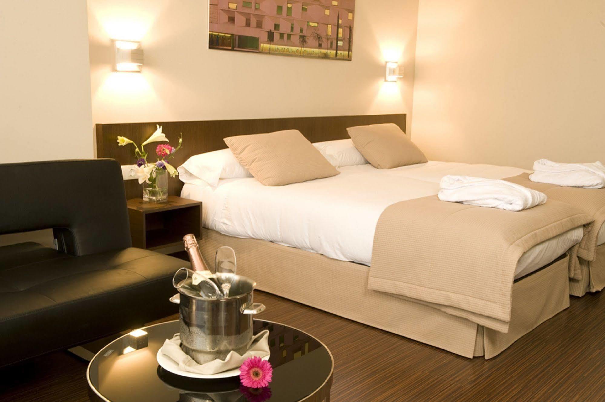 Hotel Arva Abad San Antonio León Zimmer foto
